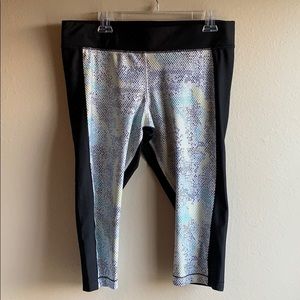 Under Armour HeatGear Printed Armor Capri Leggings